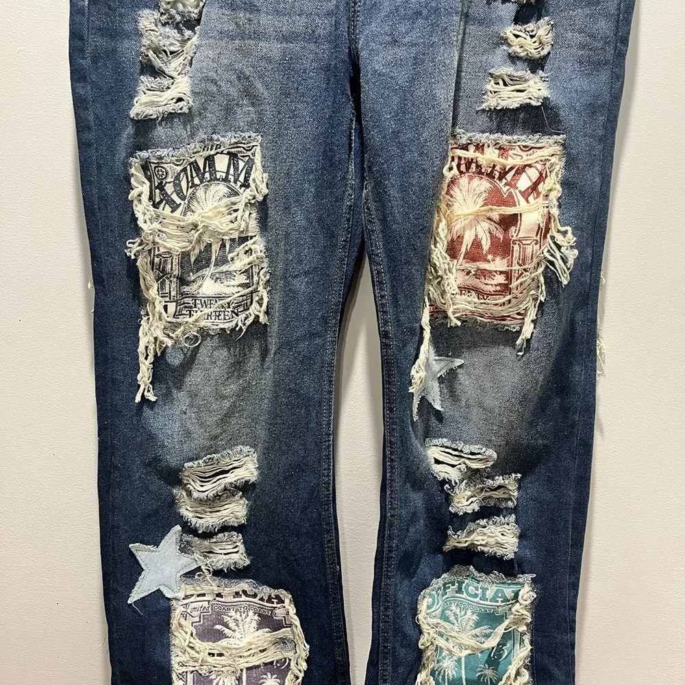 NWT Men's Size 36 Boohoo man Relaxed Rigid Flare Applique‎ Jeans, Wide leg